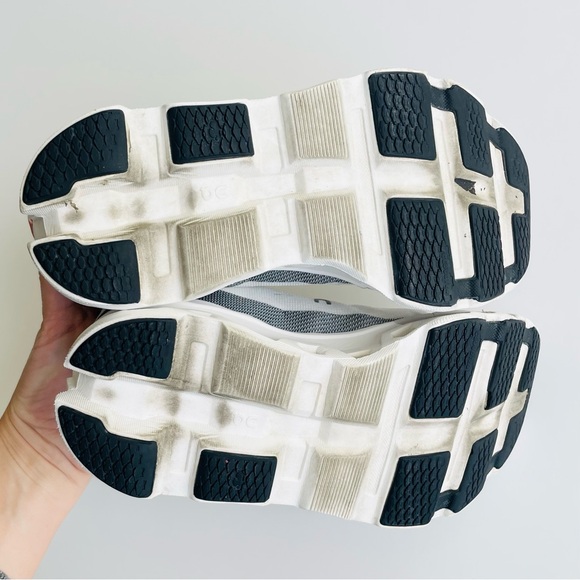 On Running women’s SIZE 6.5 Cloudmonster sneakers in black & white - Picture 8 of 12